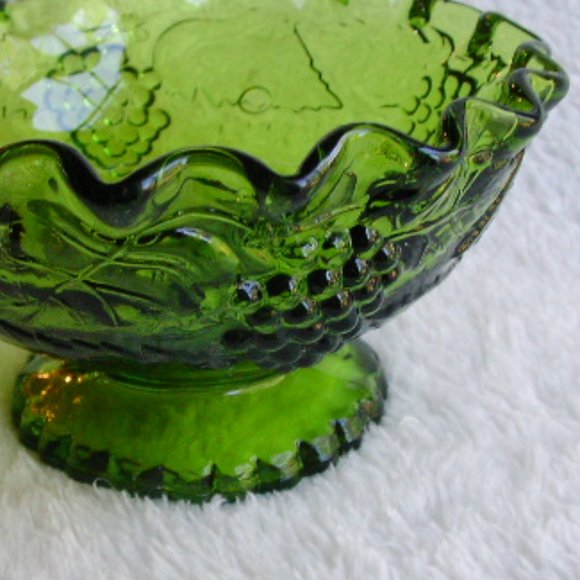 Vintage Pedestal Green Dish Grape and Vine 1940's - Picture 2 of 5